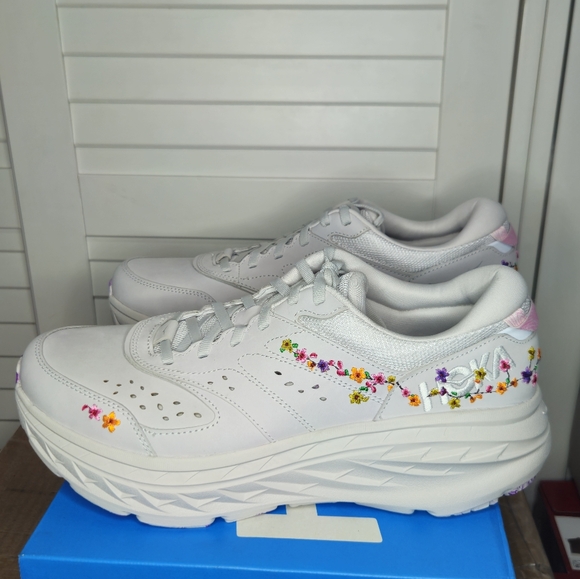 Hoka One One | Shoes | Hoka One One Vibrant Bloom Bondi L Nimbus Cloud ...